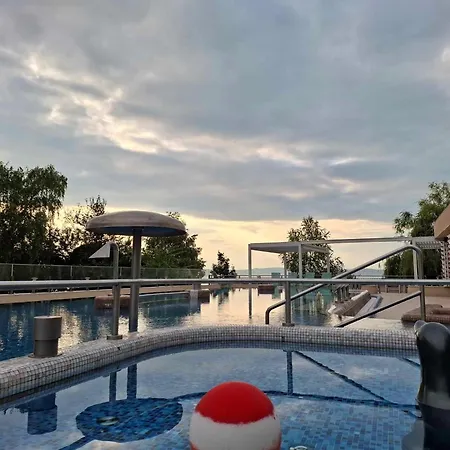 Отель Wellamarin 4*