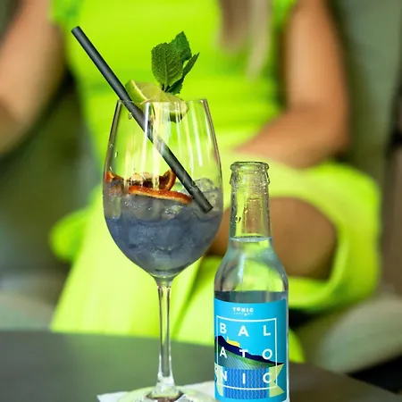 Wellamarin Отель Замарди